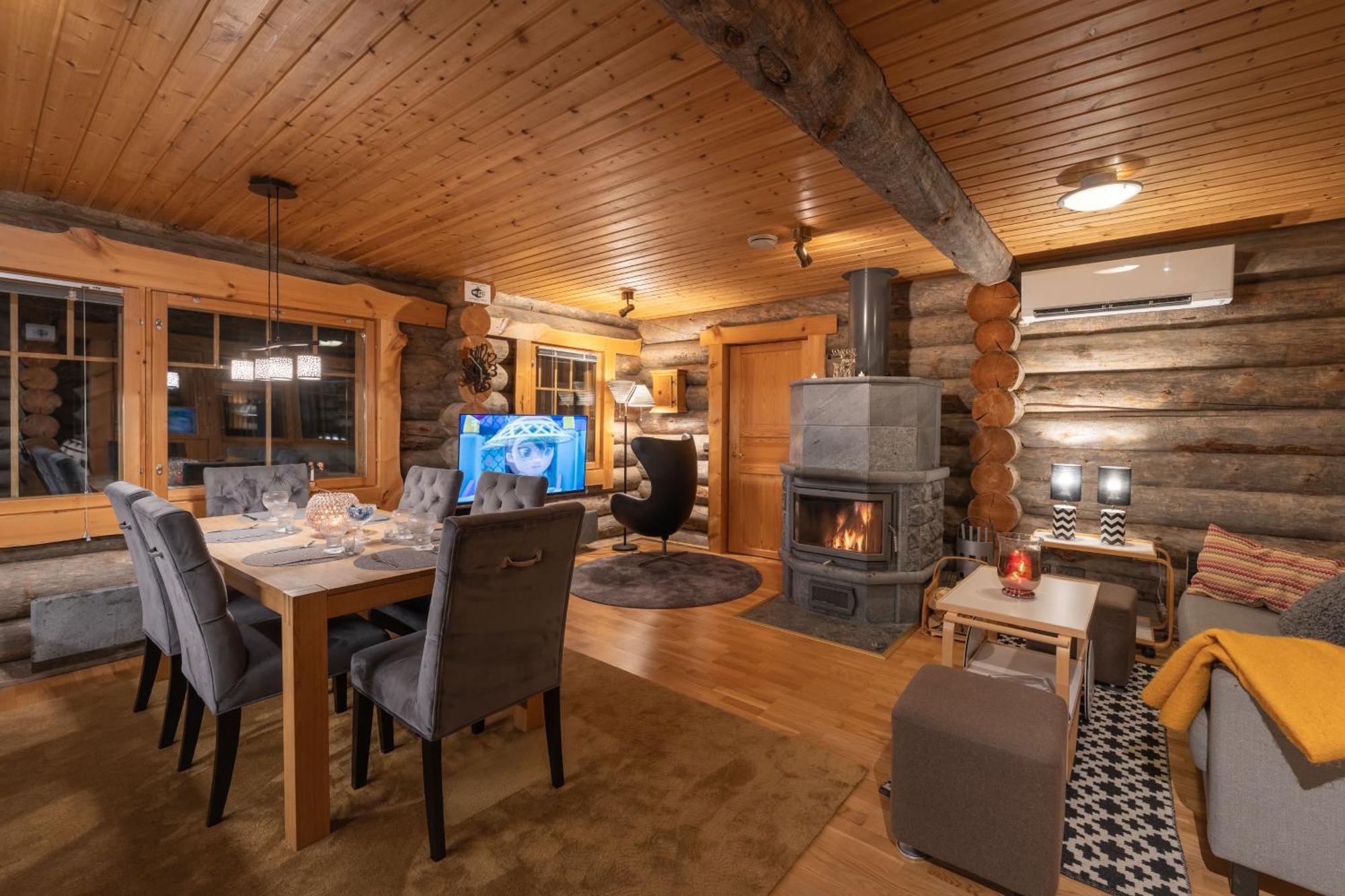 Kuukkeli Log Houses Villa Aurora "Pupula" サーリセルカ エクステリア 写真
