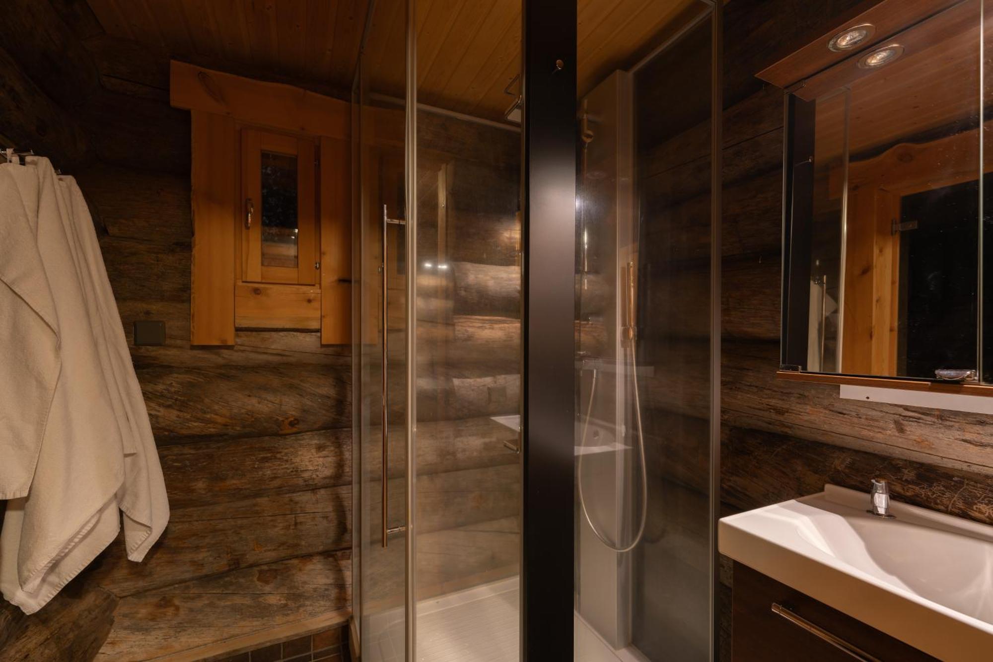 Kuukkeli Log Houses Villa Aurora "Pupula" サーリセルカ エクステリア 写真