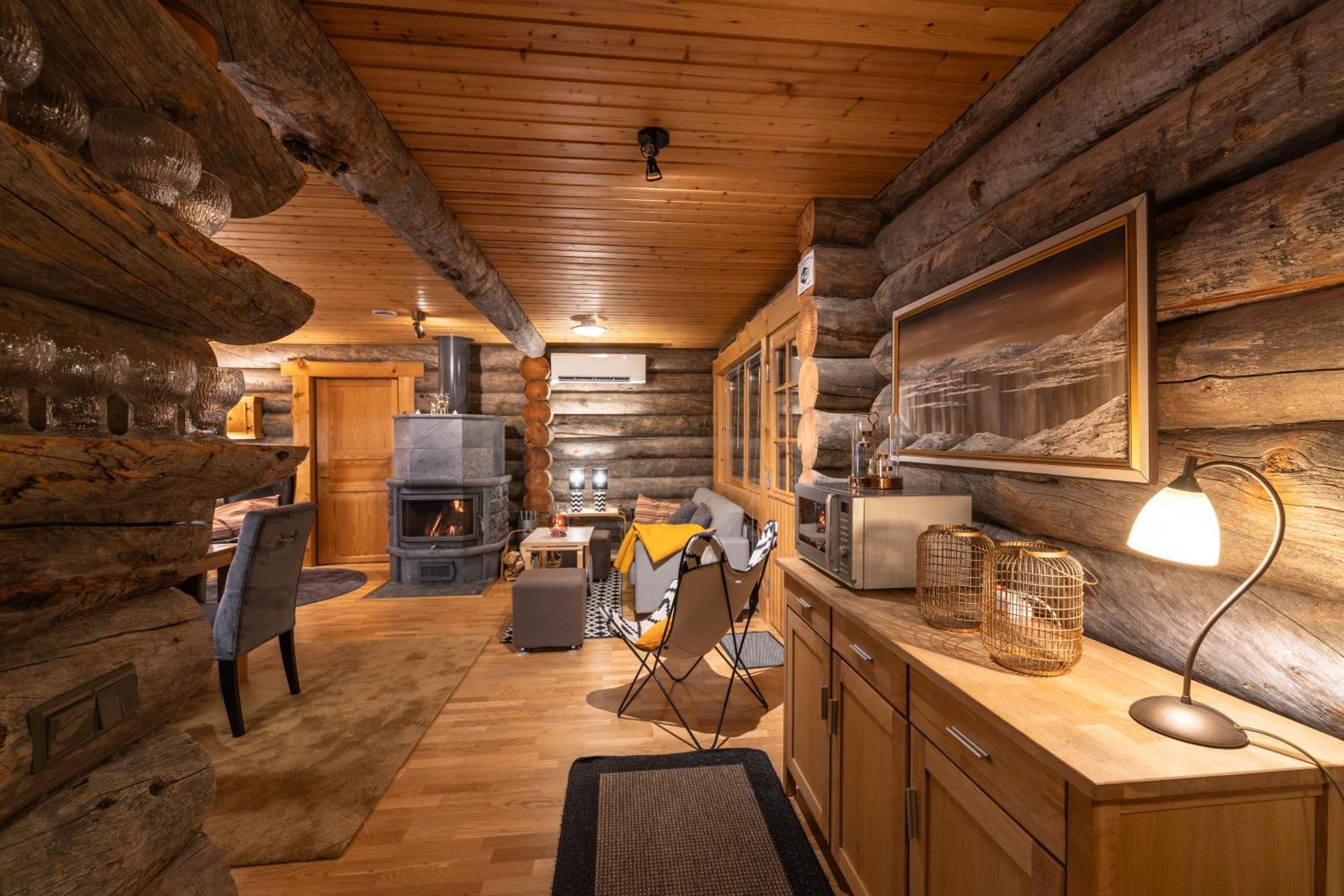 Kuukkeli Log Houses Villa Aurora "Pupula" サーリセルカ エクステリア 写真